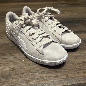 Puma Sneakers!
